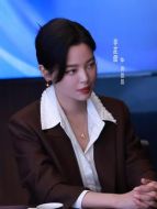 唐盈盈（辛芷蕾飾演）