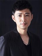 練永久（高鑫飾演）