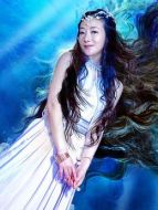 王金珠（陳紫函飾演）