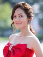 （廉晶雅飾演）