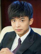 林英雄（李佳航飾演）