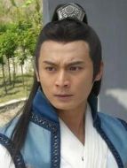 敖春(劉冠翔飾演)