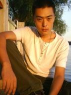 景為民（張桐飾演）