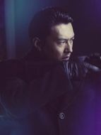 明樓（靳東飾演）