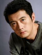 （王同輝飾演）