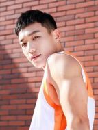 景洋洋（周銳飾演）