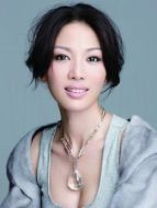 秦曼卿（徐菁遙飾演）