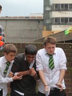 革命仍需轉(zhuǎn)播第一季劇情介紹(1-6全集)