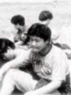 走出洞穴的孩子